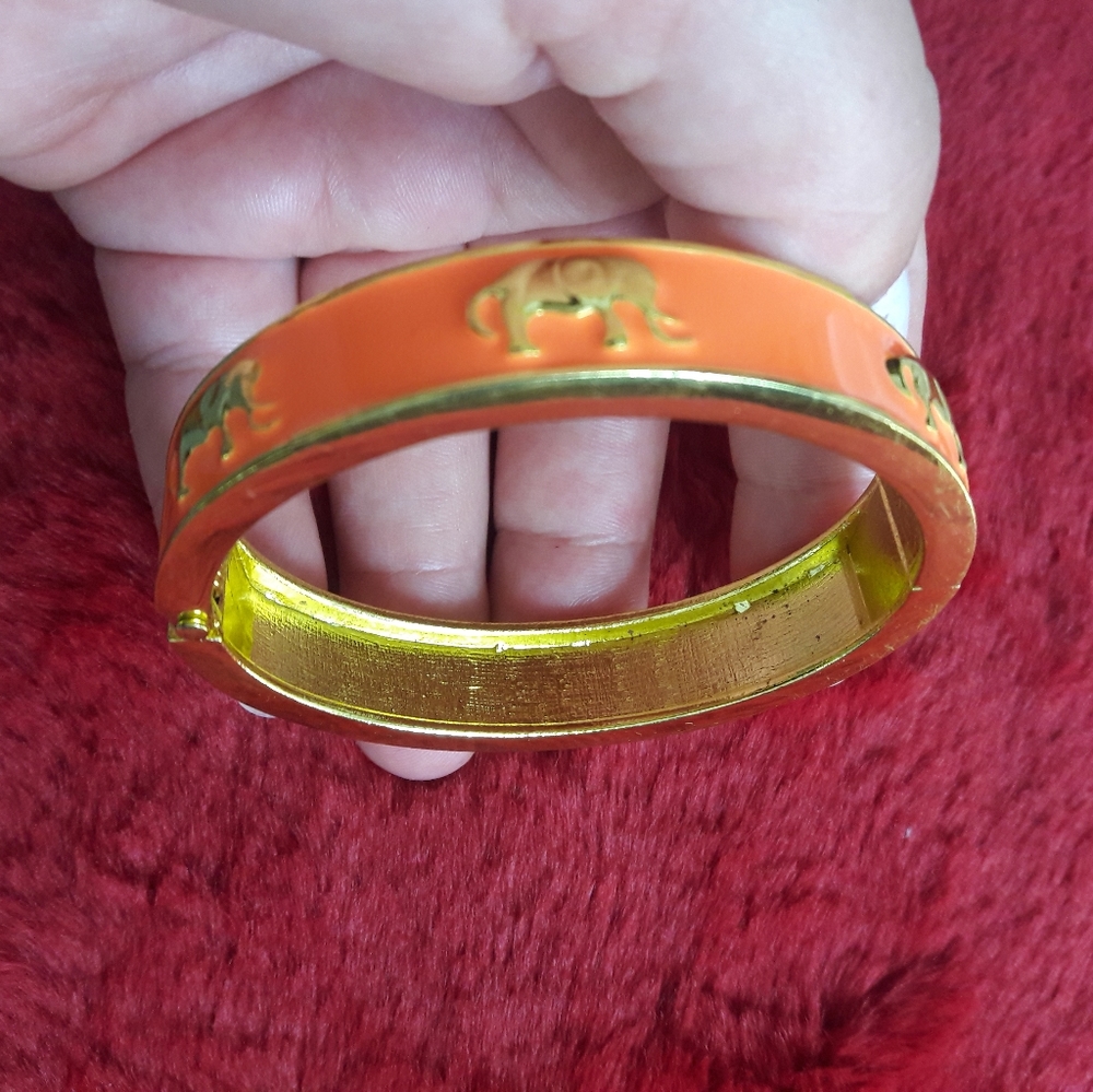 Cuff Bracelet with elefants WOMEN'S - Picture 6 of 7